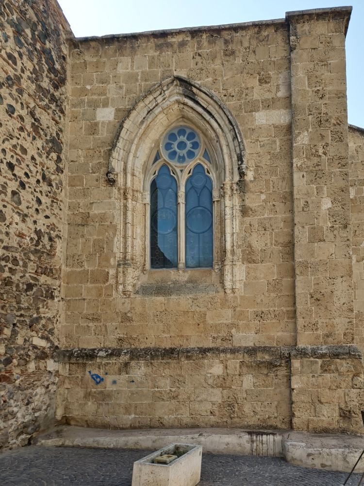 Bifora del presbiterio